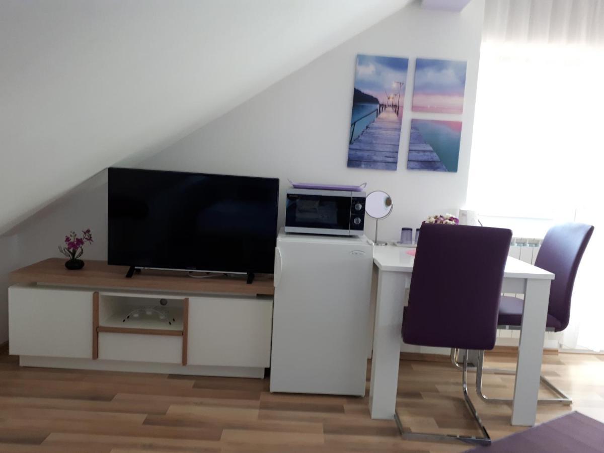 Iris Room & Apartment スルニュ エクステリア 写真