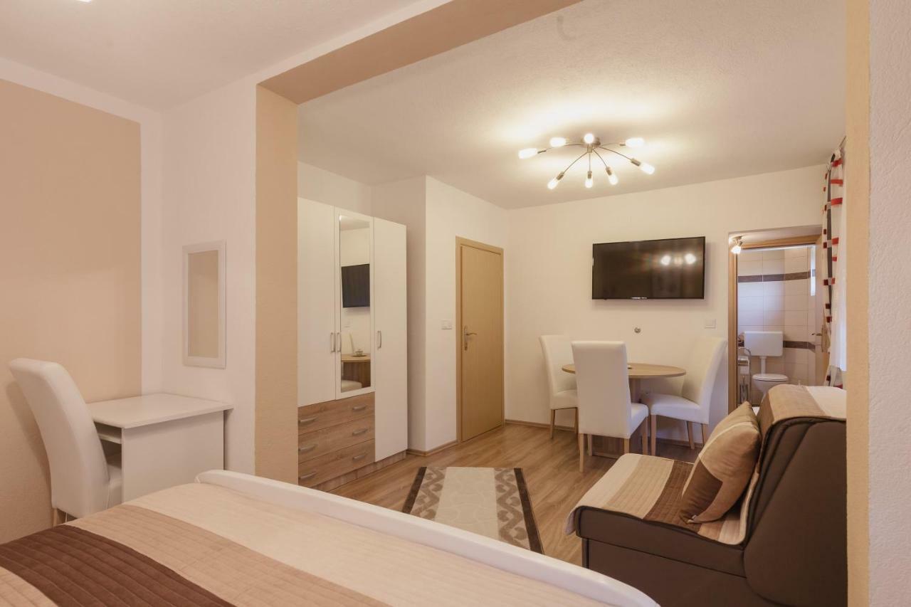 Iris Room & Apartment スルニュ エクステリア 写真