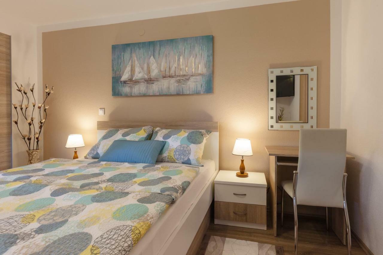 Iris Room & Apartment スルニュ エクステリア 写真