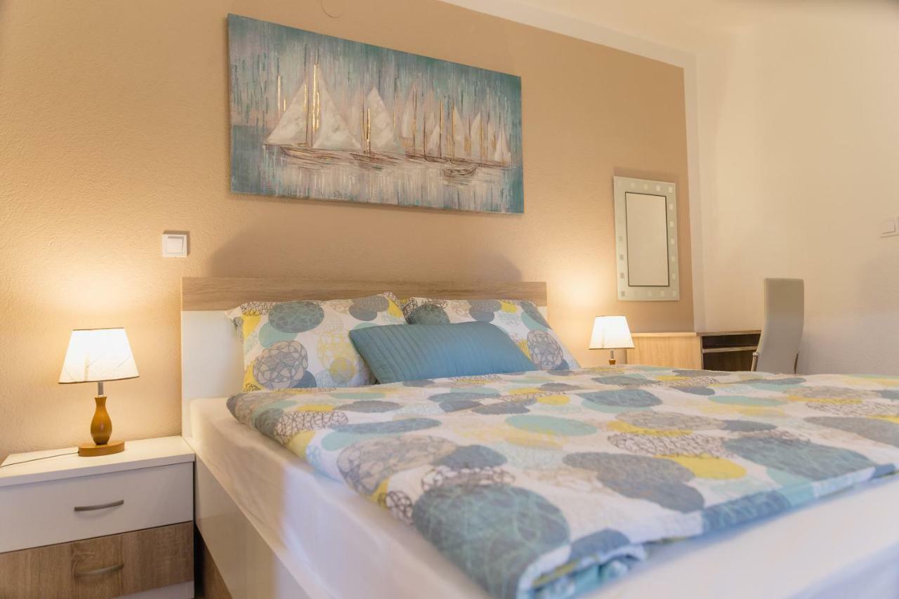 Iris Room & Apartment スルニュ エクステリア 写真