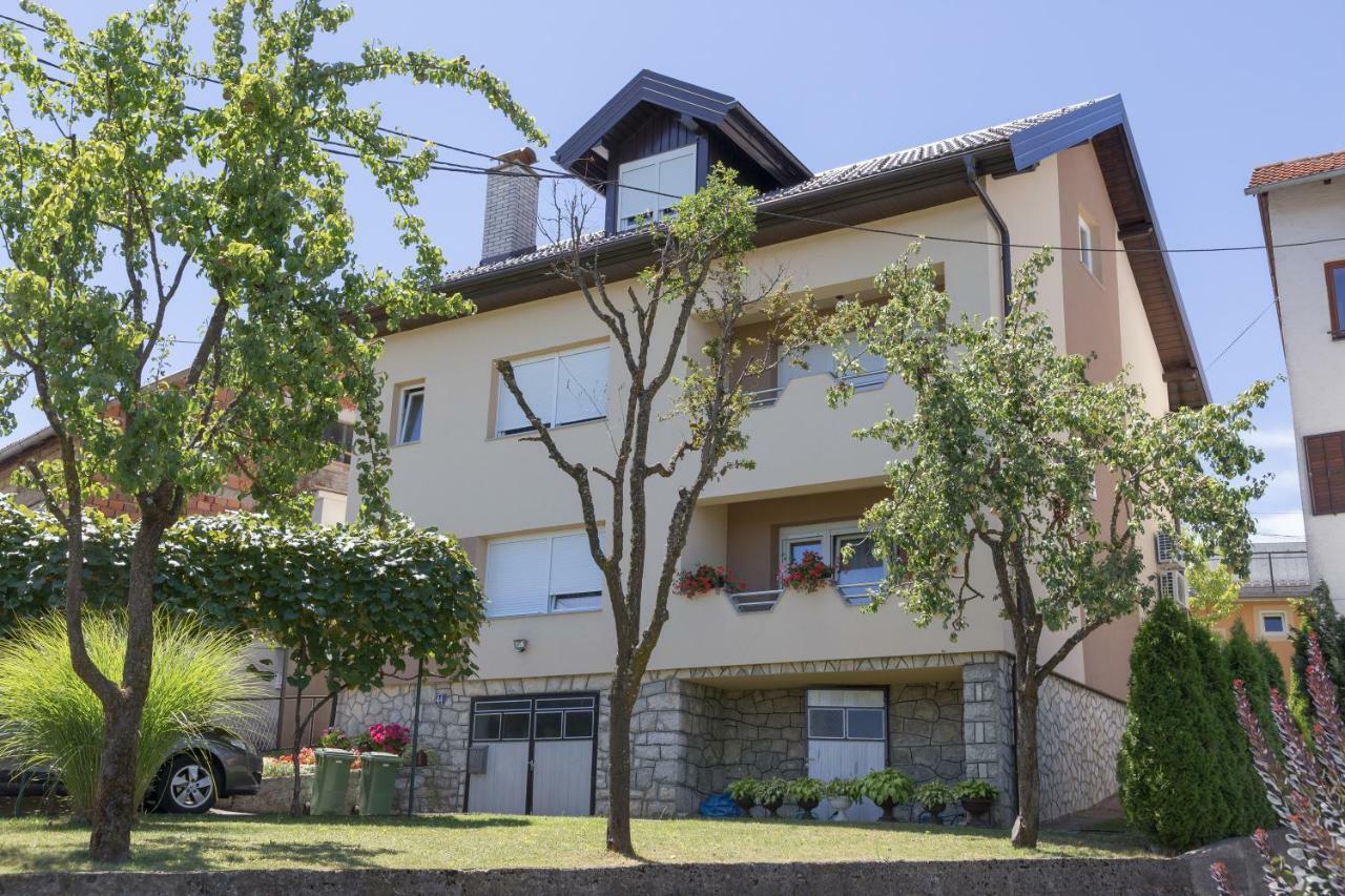 Iris Room & Apartment スルニュ エクステリア 写真