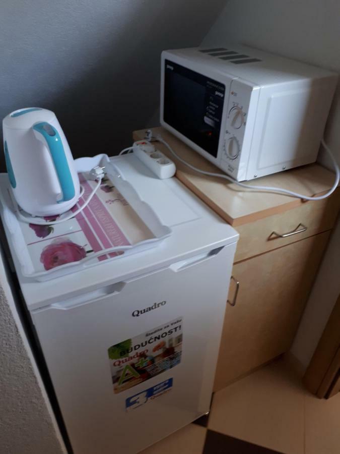 Iris Room & Apartment スルニュ エクステリア 写真
